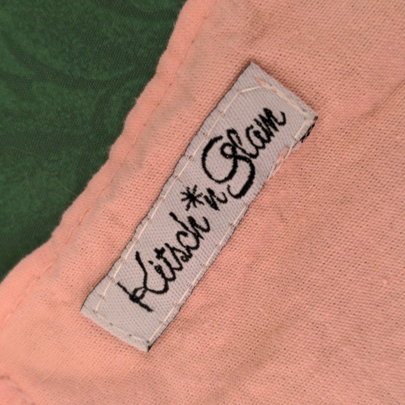 kitsch n Glam Apron Pink - Picture 4 of 11